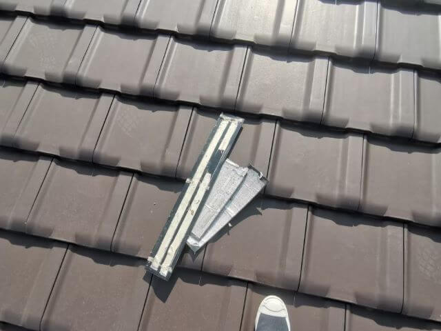 足場仮設後に目視で屋根点検をしました。