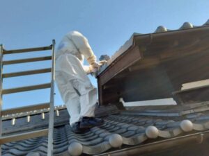 稲美町田中様ハチ駆除中